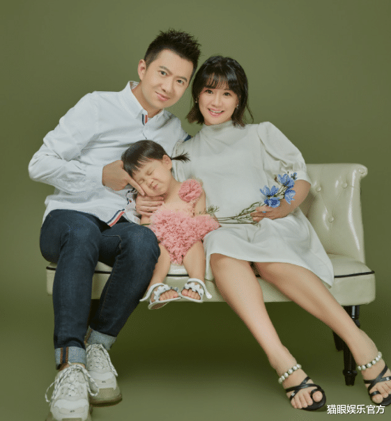 绿泡泡|央视主持人红果果生子！首曝二胎儿子正脸照，小脸圆润像极绿泡泡