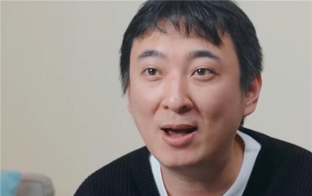 天明情感说 王校长拆英雄联盟送的礼物，连续3次嫌弃太小：我没买过这么小的