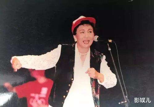 赵丽蓉|1999年深夜,赵丽蓉穿好寿衣,含泪乞求:“就让我安乐死吧”