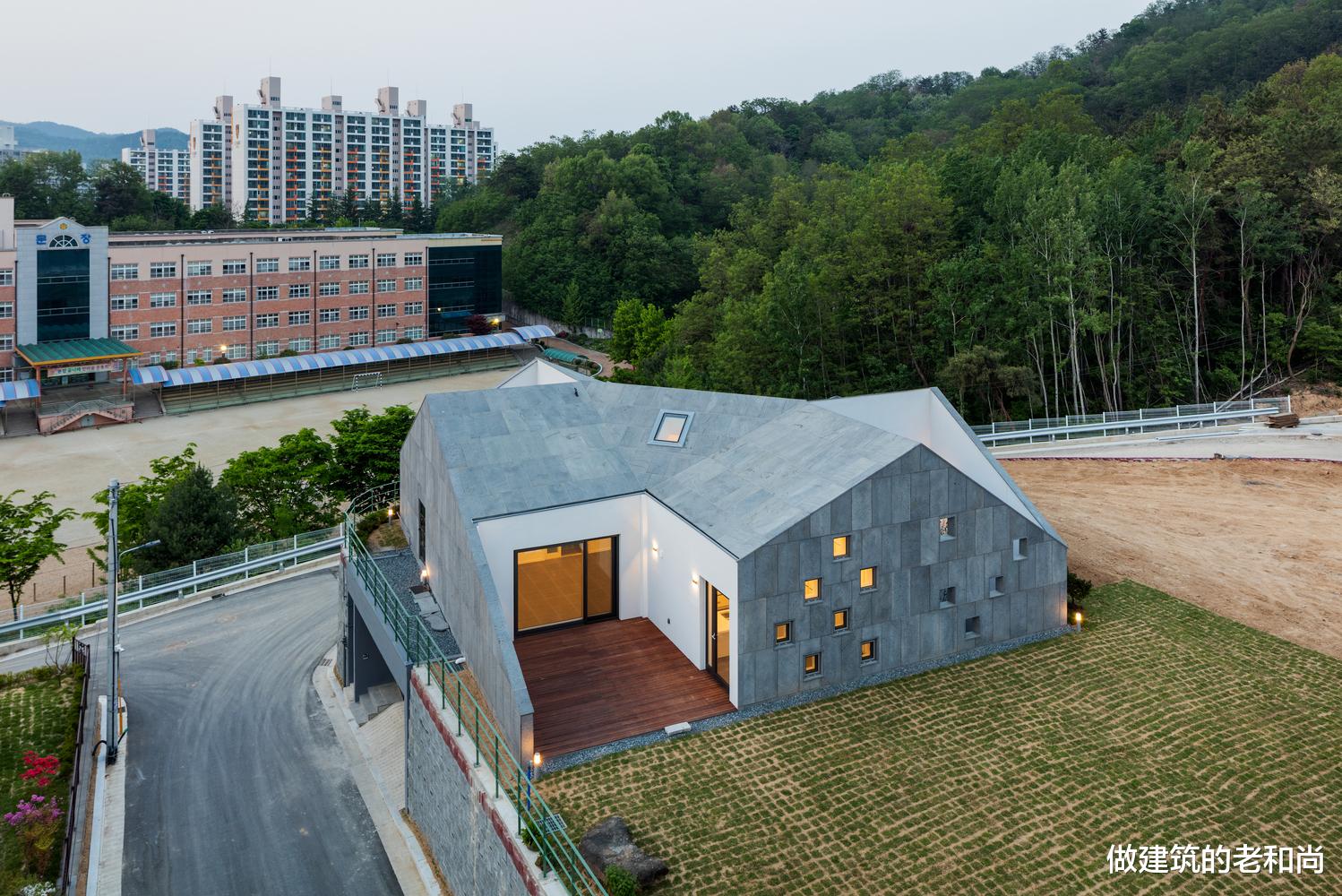 建筑师|韩国建筑师为父母设计的退休住宅：一个兼顾隐私和开放的乡村家园
