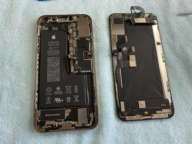 iphone xs|iphone XS换大容量电池，学会这招自己动手，详细教程