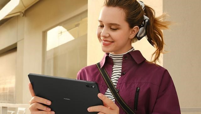 華為鴻蒙系統|鴻蒙新機發布，驍龍865加持，售價2399起！