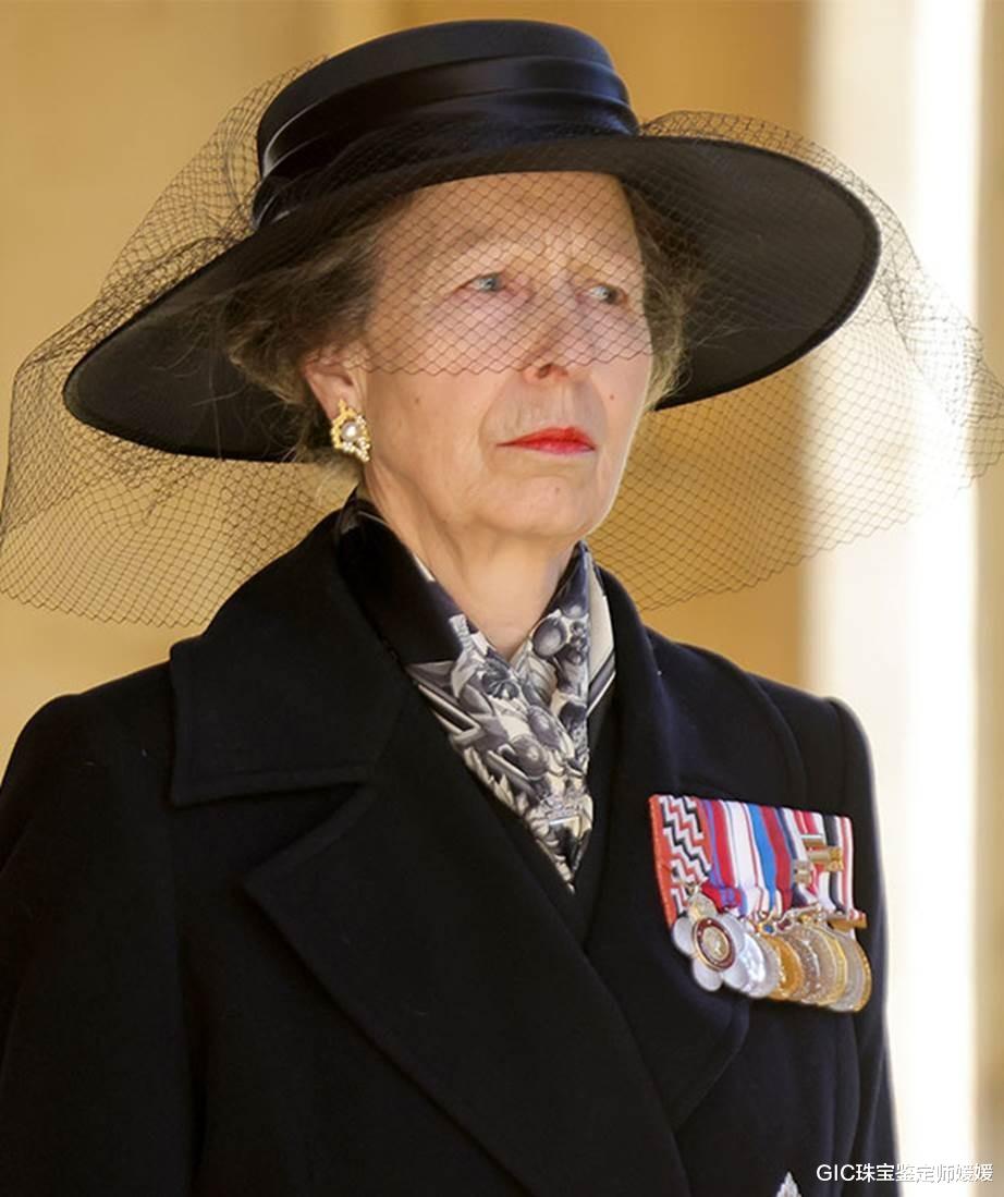 GIC珠宝鉴定师媛媛|面对离别，英王室特殊的哀悼珠宝令人瞩目，是凝聚情感的精神寄托