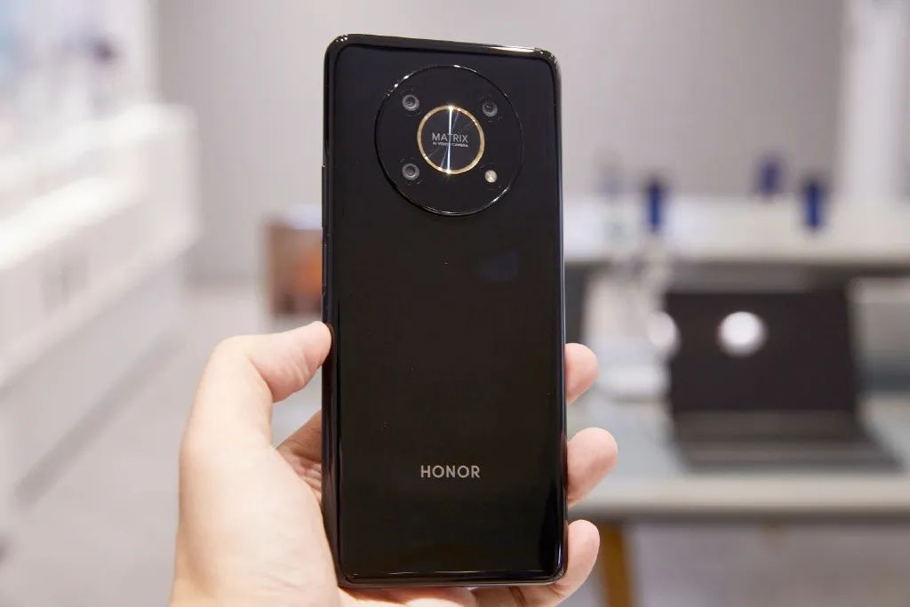 高通骁龙|华为P50 Pocket折叠屏官宣；折叠屏iPhone最早2023年发布