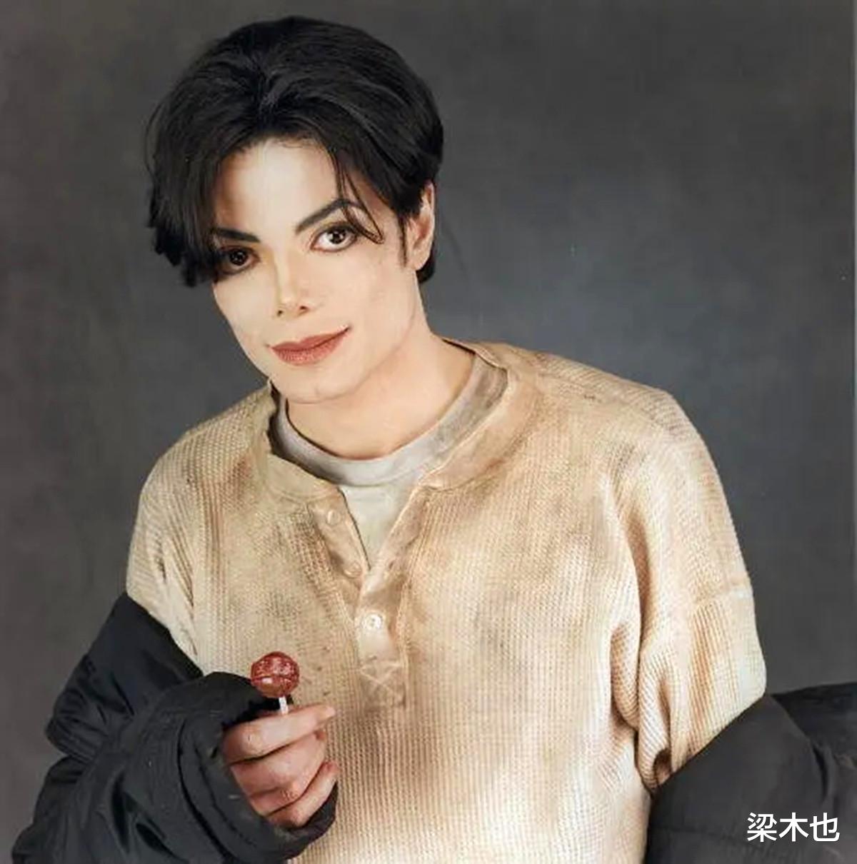 吴亦凡|吴亦凡粉丝的疯狂：组建500人救援队，有人拿爷爷低保众筹保释金