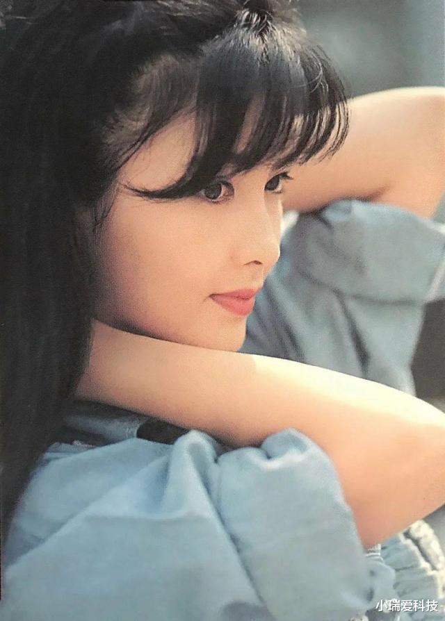 周慧敏|“玉女掌门人”周慧敏：就这样改写了命运，我们都被她的外表骗了