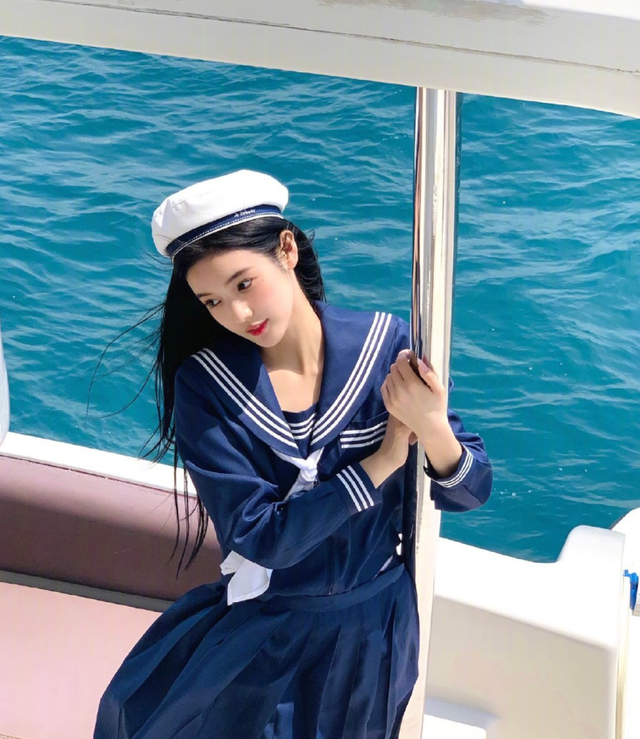 小怡同学|小怡同学都美竹矛盾升级？发文暗指对方搞小动作，委屈却说不出来