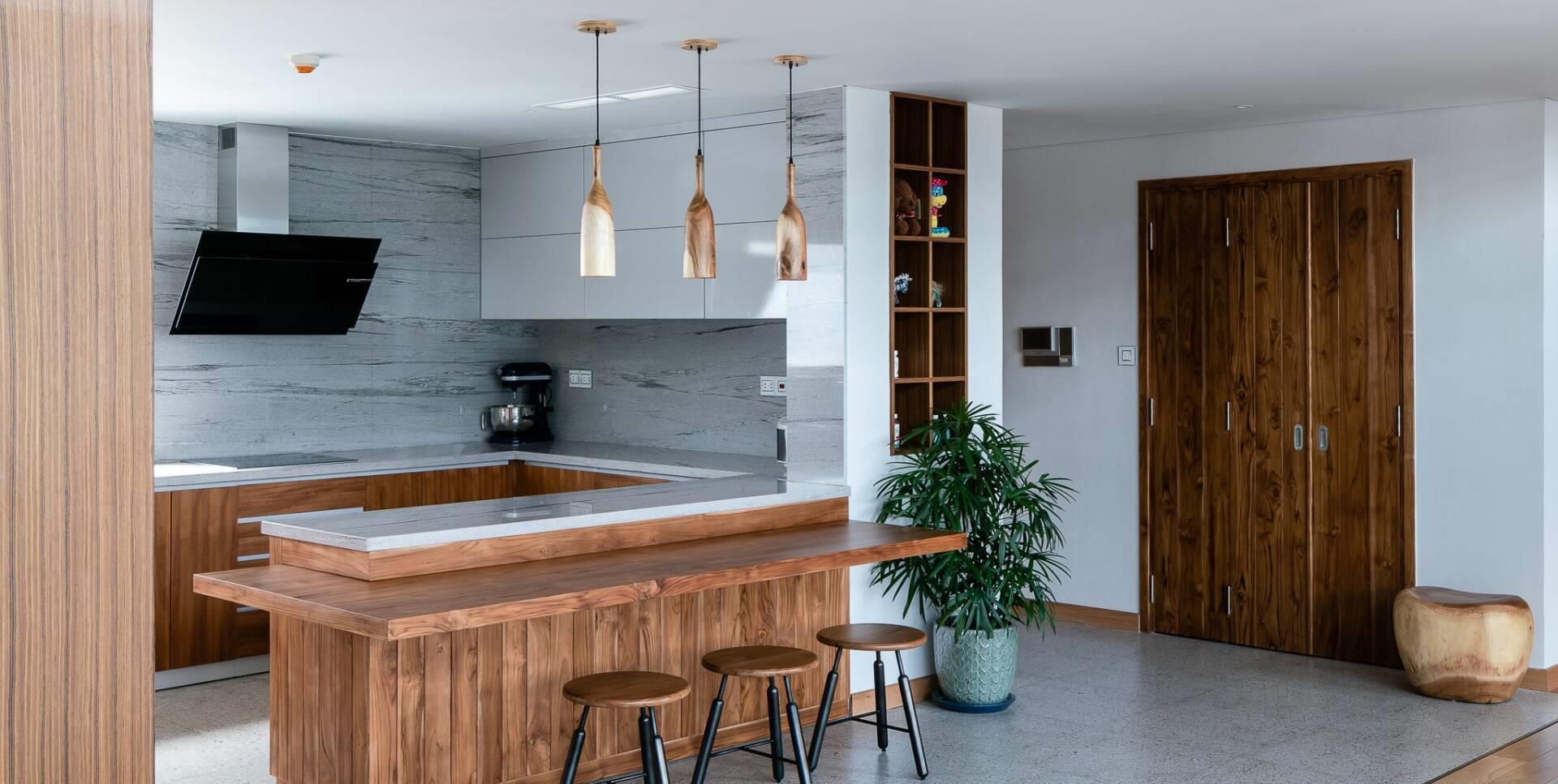 羡慕顶楼露台随便用的，种花养鱼视野绝佳，有钱我也买顶复式！