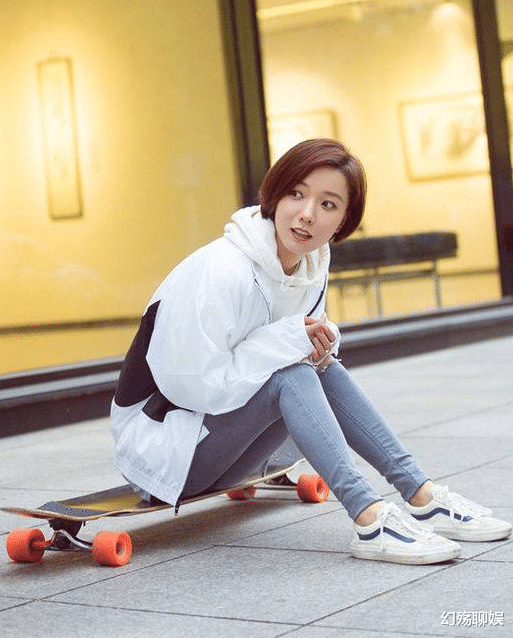 撞脸|娱乐圈中的3对撞脸女星，一人活在对方阴影中，一对相互竞争多年