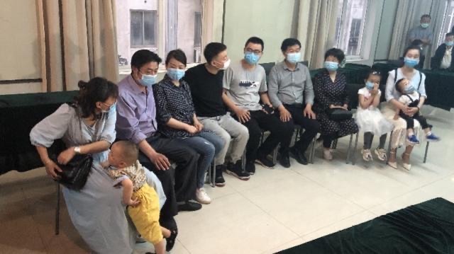 抖神抱病直播,谁在错换里攫取利益