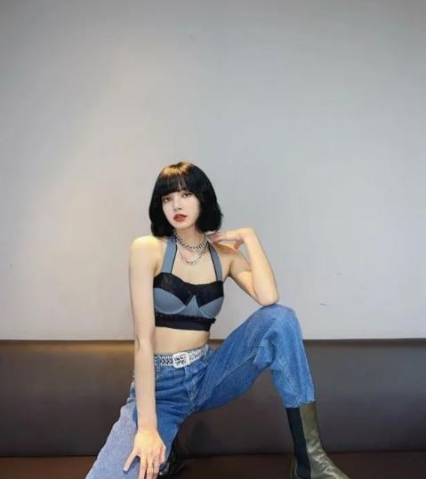 迪丽热巴|大无语事件！热巴因身材太好遭粉丝偷图，换脸成Lisa，并惨遭拉踩