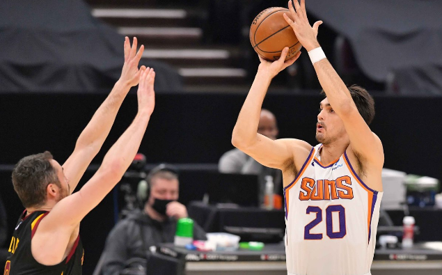 克里斯·保羅|16助0失誤，還有4斷2帽！保羅夢回巔峰，太陽拒絕爆冷逆轉(zhuǎn)