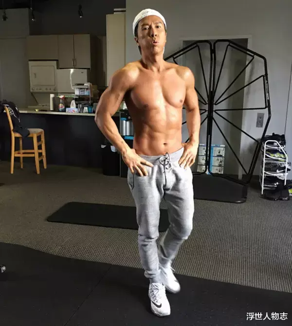 光良|50岁光良现状曝光，腹肌让女嘉宾尖叫，身材管理也太秀了！