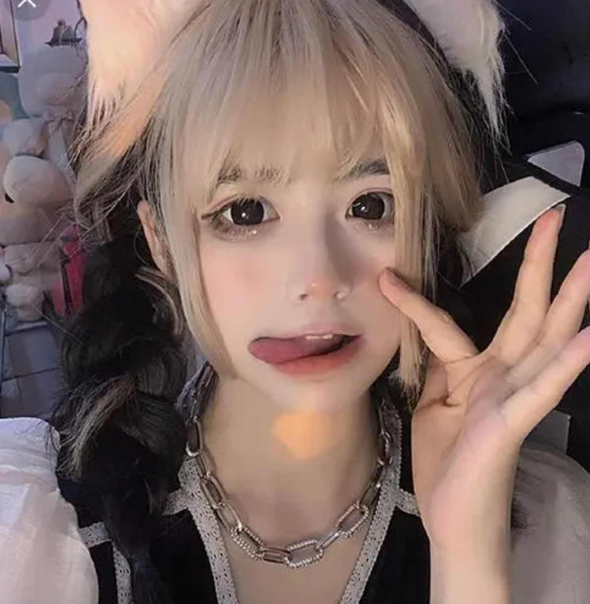 |女网红“安妮嫩die”3天涨粉220万！同为颜值主播，KS休思也不错