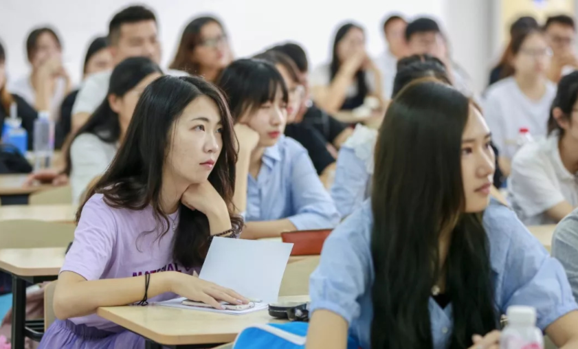 大学|省内上大学和省外上大学的差距，远不止零星半点，幸亏没选错