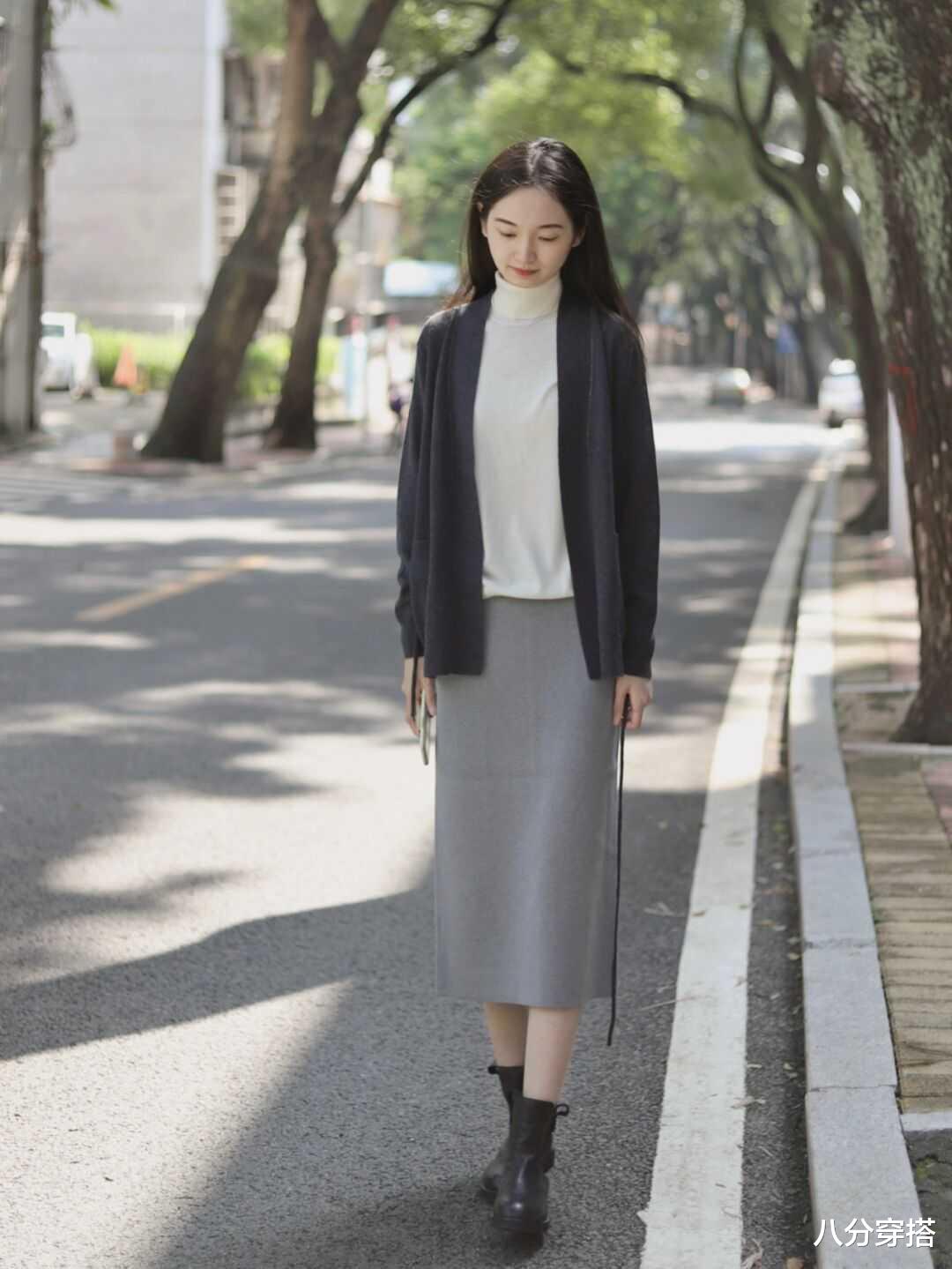 八分穿搭 冬天不知道穿什么？那就来一条高腰直筒裙吧！精致简约又温柔