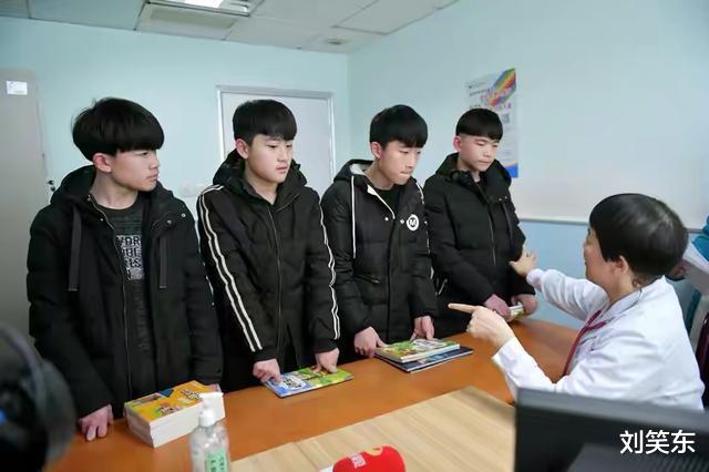 刘笑东|四胞胎男孩出生时轰动一时，18年后全部考上大学，母亲：非常知足