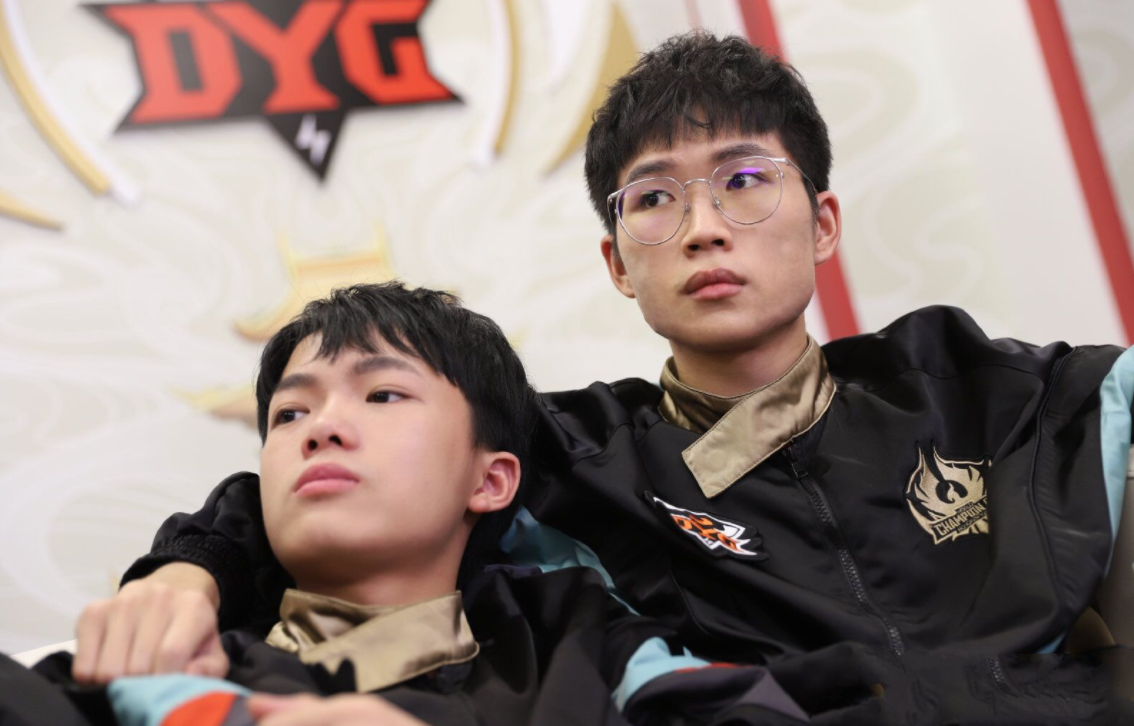 ag战队|AG月光称久诚和cat是自己要买的，要帮他们重回巅峰，爱思不打了