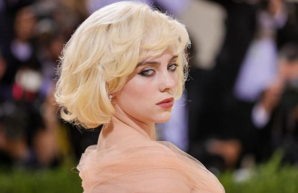 比莉|格莱美女歌手比莉·艾利什吐槽看太多色情电影毁了大脑可事业成功