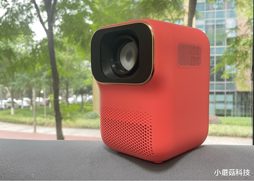 客厅装修投影仪选择,小明 Q1 对万播T6 Max的碾压级超越!