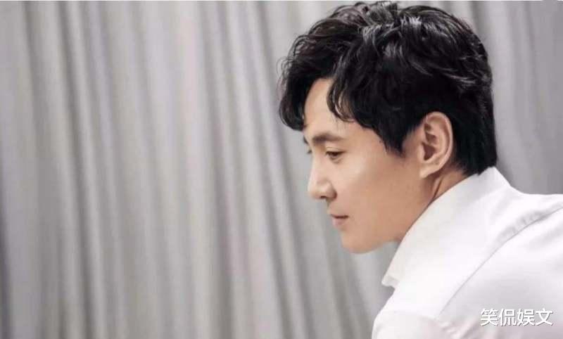 沈腾|沈腾碾压张艺兴入围“中国十帅”，却吃醋吴京夺冠拒绝领奖，对此你怎么看？