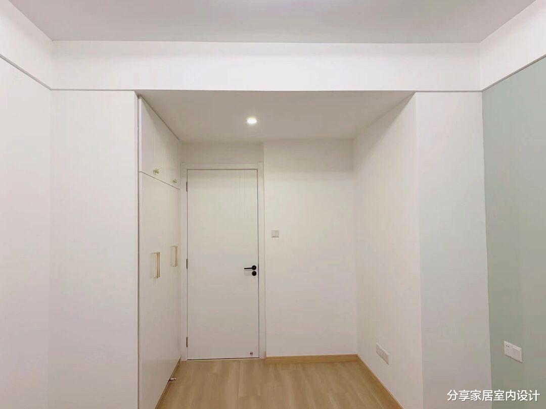 新房硬装结束，效果很漂亮，全屋无主灯的设计，简单又时尚！