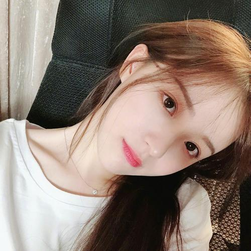 周二珂|清纯女神周二珂，与土豪分手后入驻短视频被嘲讽：好牌打得稀烂