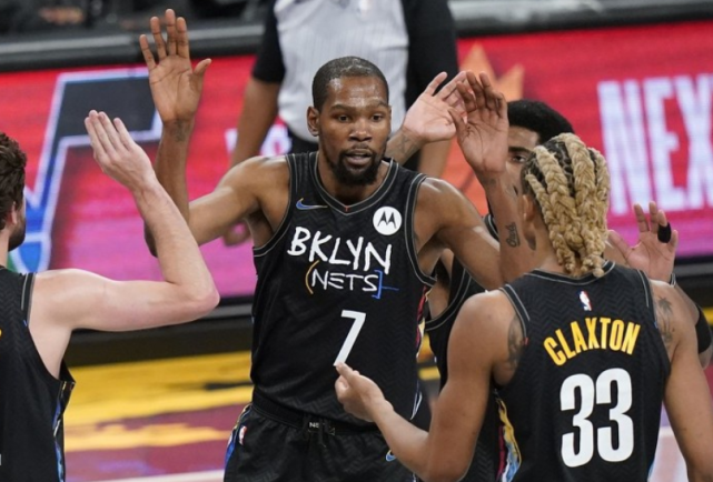 篮网队|水银泻地！篮网1回合7次传球暴扣终结，NBA官方盛赞：美丽篮球