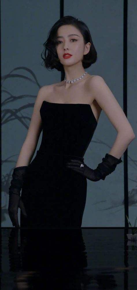 佟丽娅|佟丽娅内衣照曝光，身材妩媚迷人性感依旧，网友：真是魅力十足呀