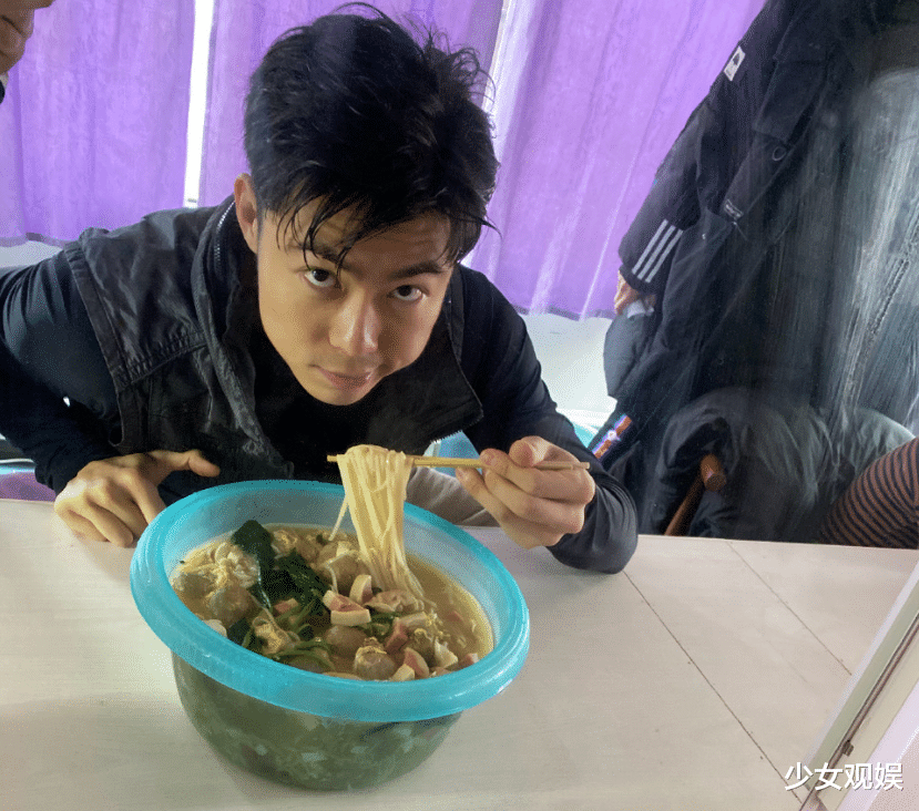 阳光之下|《阳光之下》回归现实，小武阿刚柯滢还是老样子，封潇声变化大