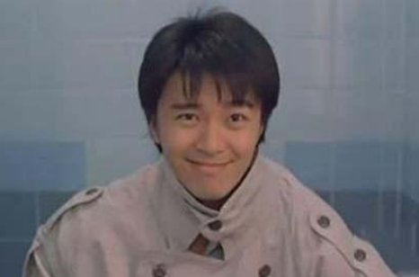 周星驰|他一手捧红周星驰，如今没钱治病，星爷百亿身家为何不帮他？