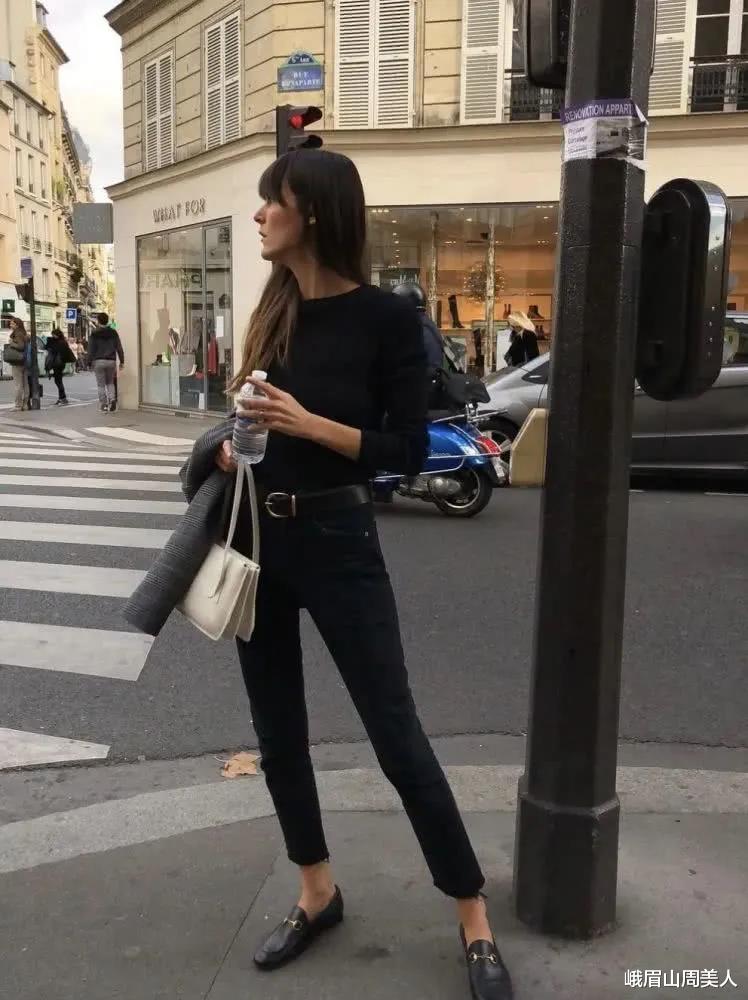 穿衣搭配|真正见过大世面的女人，很少穿这3种鞋，廉价掉档次，特别没品位