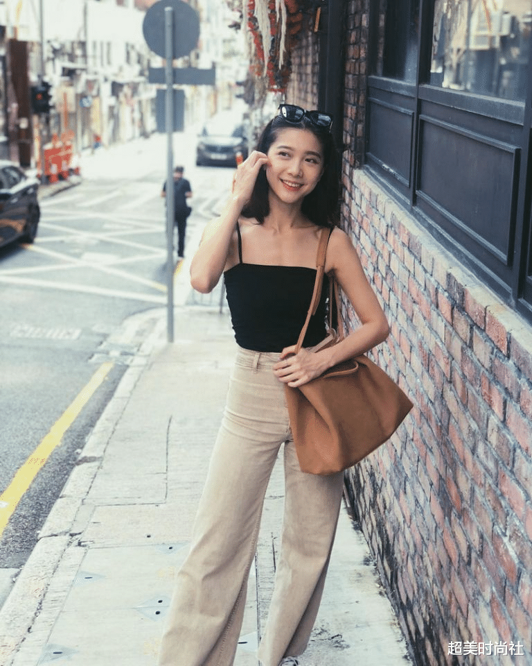 李泽楷|李泽楷签约24岁女星，对方被誉马来西亚女神，现女友穿婚纱催婚