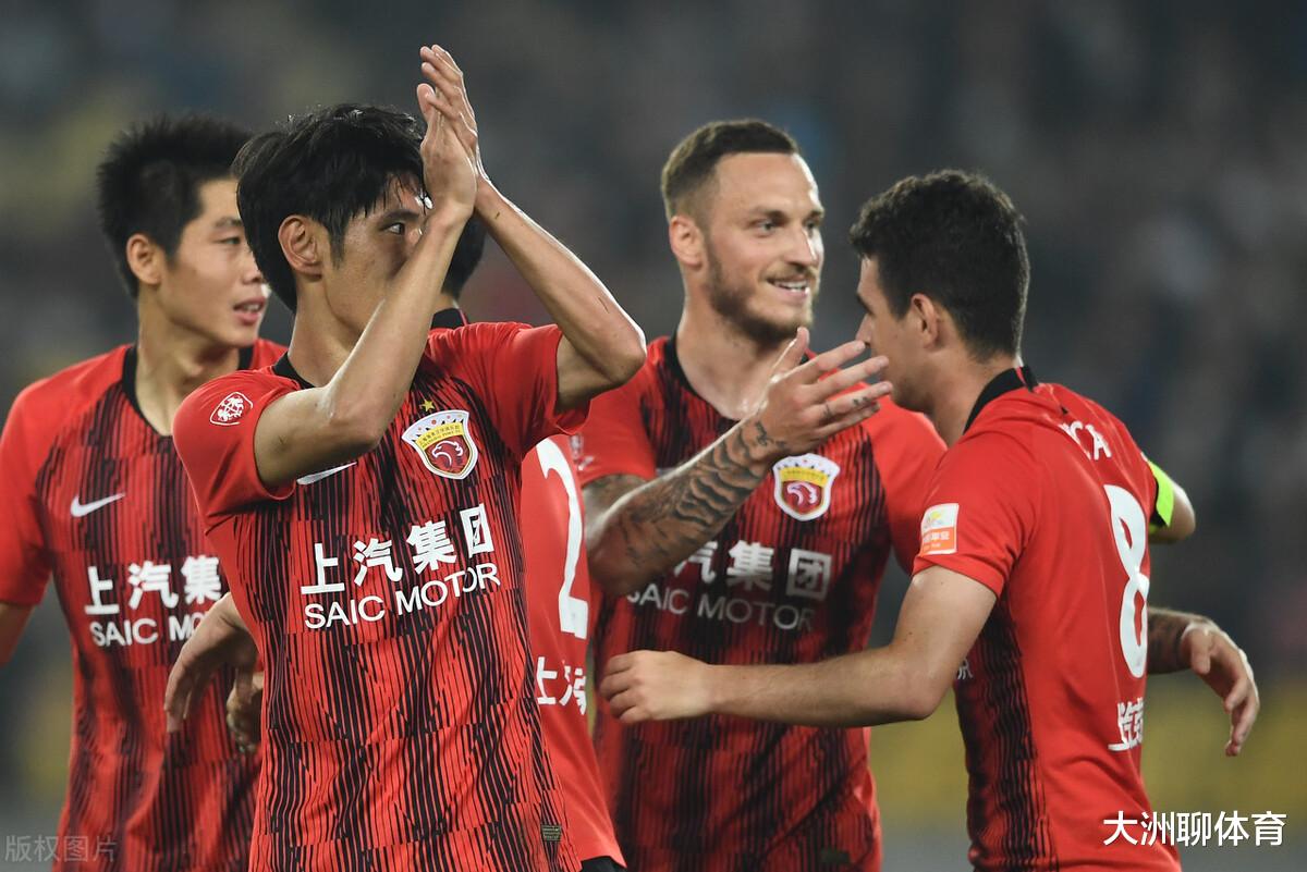 上海上港|深夜0点！中超传出消息：上港两位外援离队，武汉李霄鹏迎来机会