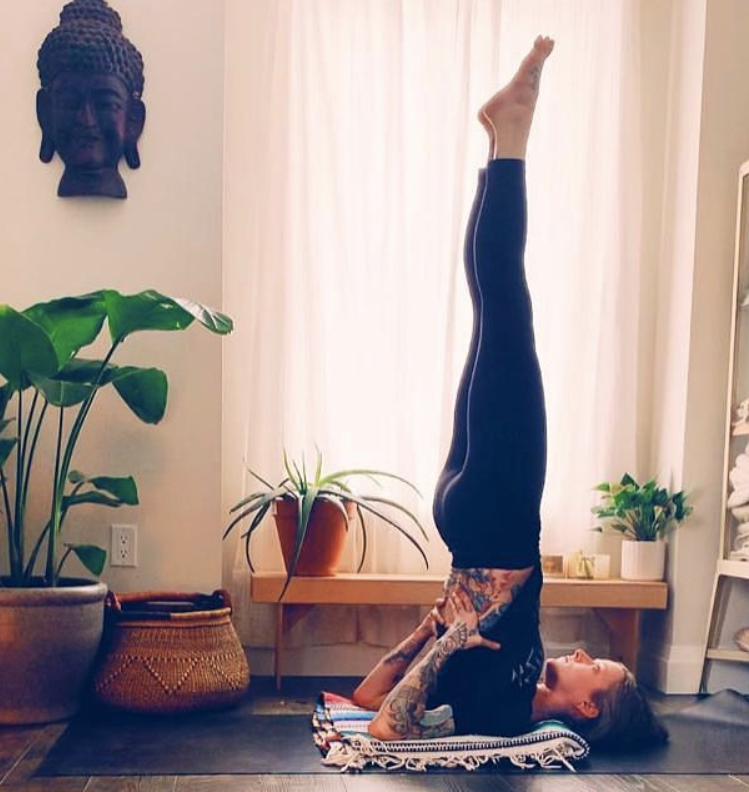 |想要红润好气色？坚持练习这5式瑜伽，提升肤质，素颜也能很自信