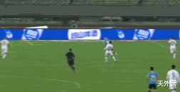 中超|1-2！中超升班马大逆袭：国安上海杀手首秀造2球，贝尼特斯冤啊