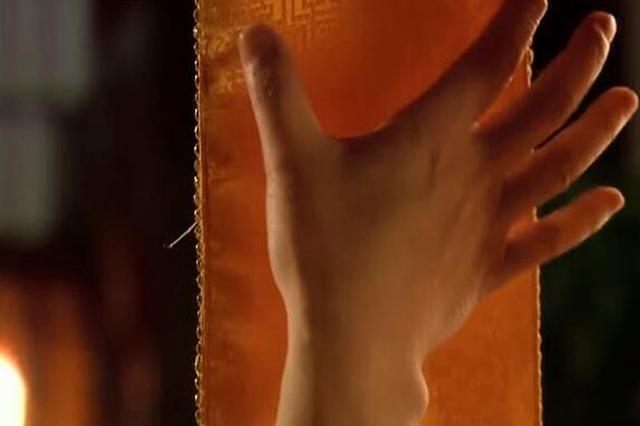 雍正|甄嬛传: 雍正临死前拼命拉黄带子,你知道它有什么用吗?