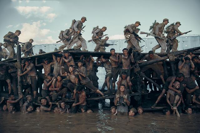 吴京|吴京新片杀青，网络却骂声一片，难道真的是在贩卖爱国情怀？