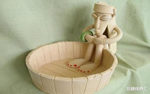 维生素b6|热水泡脚是养生还是“要命”？提个醒，这点很重要，现在了解不晚！