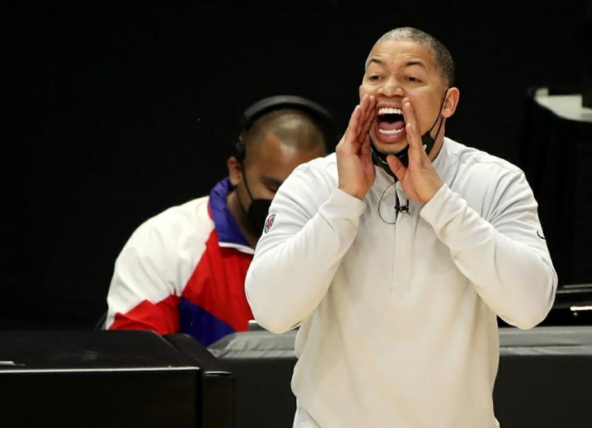 湖人队|巴克利预测全错,西部变天!争冠队0-2,湖人露獠牙!苏群发文扎心快船