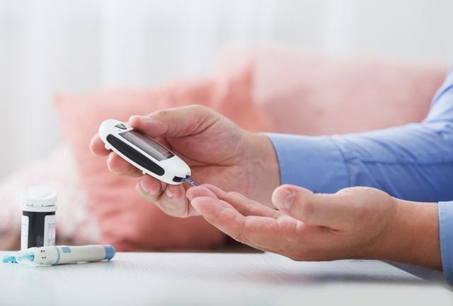 血糖|选择在家测血糖？这3个常见的错误不要犯，否则血糖可能白测了