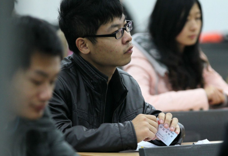政审|学生政审被淘汰，原因是祖母有“污点”，成绩再好也是做无用功