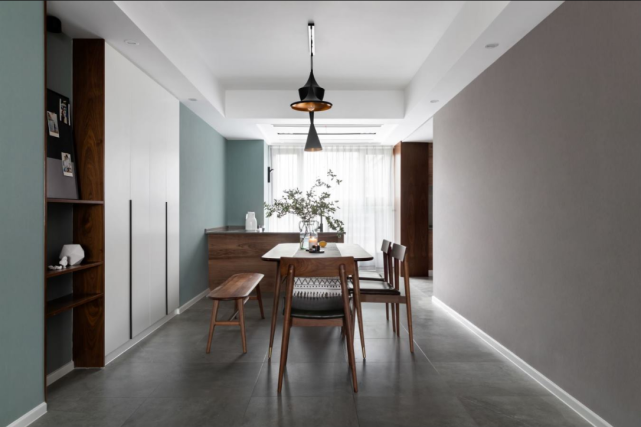 143平欧式风三居室,莫兰迪色富含生命力的色彩