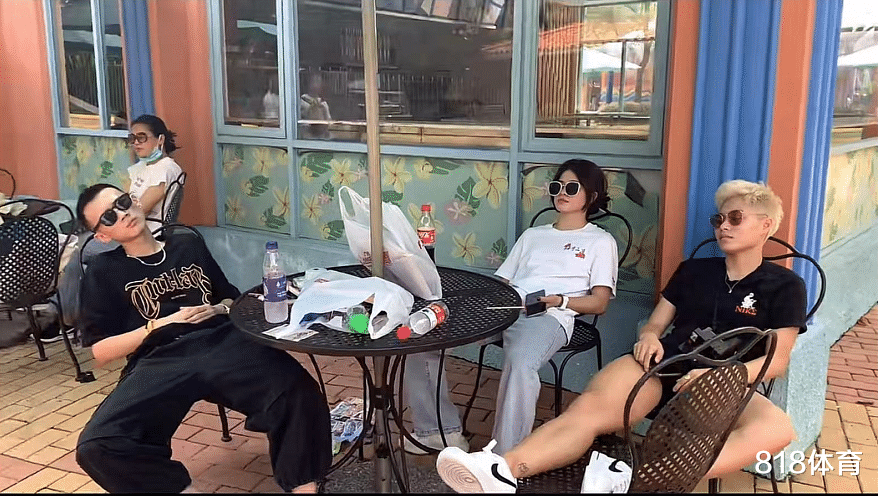 全红婵|气哭! 全红婵师哥师姐长隆玩4轮过山车, 红姐: 没我! 陈艺文: 你要专心训练