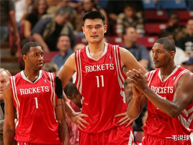 姚明|姚明8年的NBA生涯，总共在火箭领了多少薪水？他的年薪在当时是什么地位？