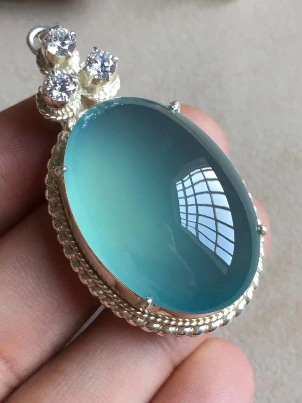 翡翠|颜值超高的“天青冻”竟是晴水翡翠的替身？