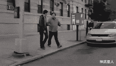 神武星人 “兄弟,你娶这样的媳妇回家,是不是每天都得提心吊胆的!”哈哈哈