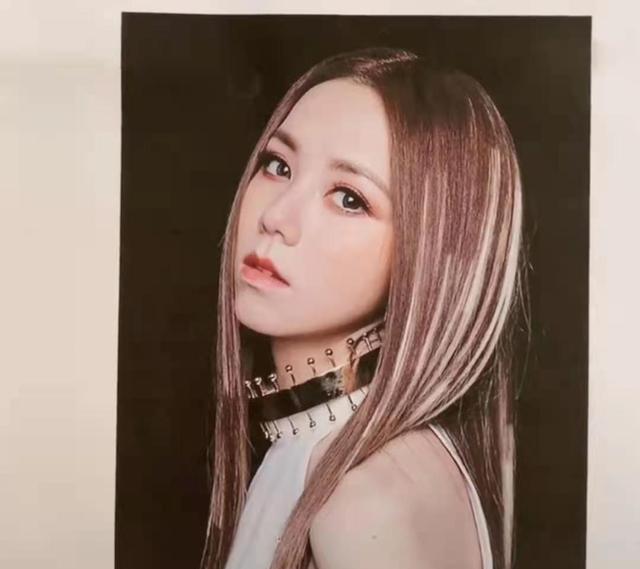 贾玲|美术生的“贾玲素描像”火了，网友劝学生换专业，但愿本尊没看到