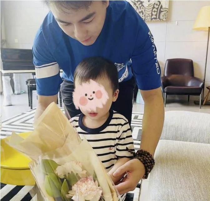 何猷启|离婚前三太收回何猷启的豪宅，2年生2胎，前儿媳净身出户回娘家？