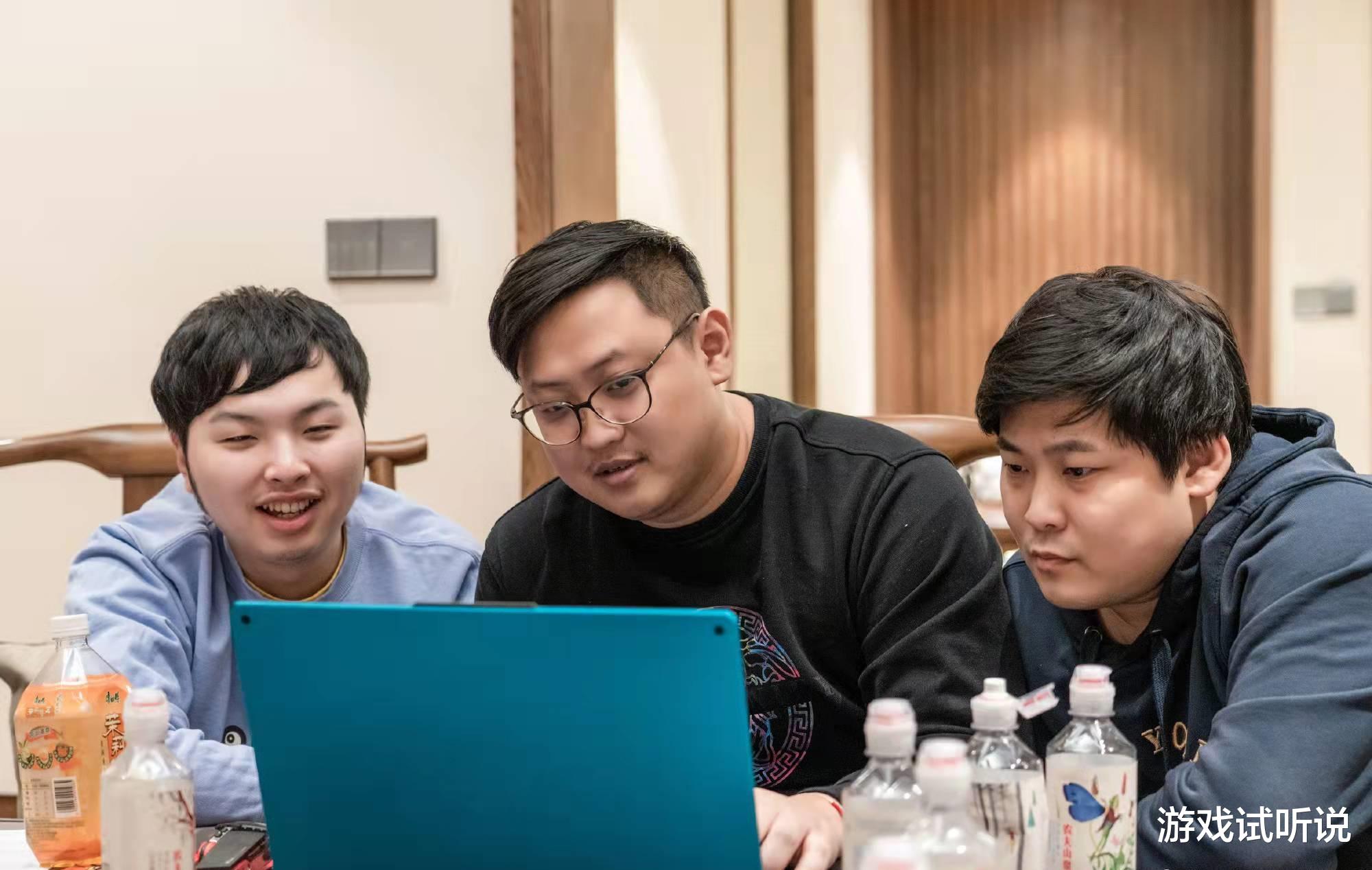 |火豹官博“硬刚”eStar，发文：FMVP皮肤都想好了，“火星”以火为首！